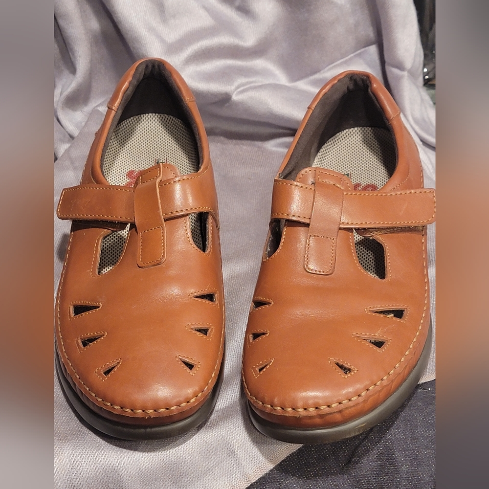 SAS Sz 9.5 M TriPad Comfort Brown Womens Cut Outs Hook & Loop Almond Toe